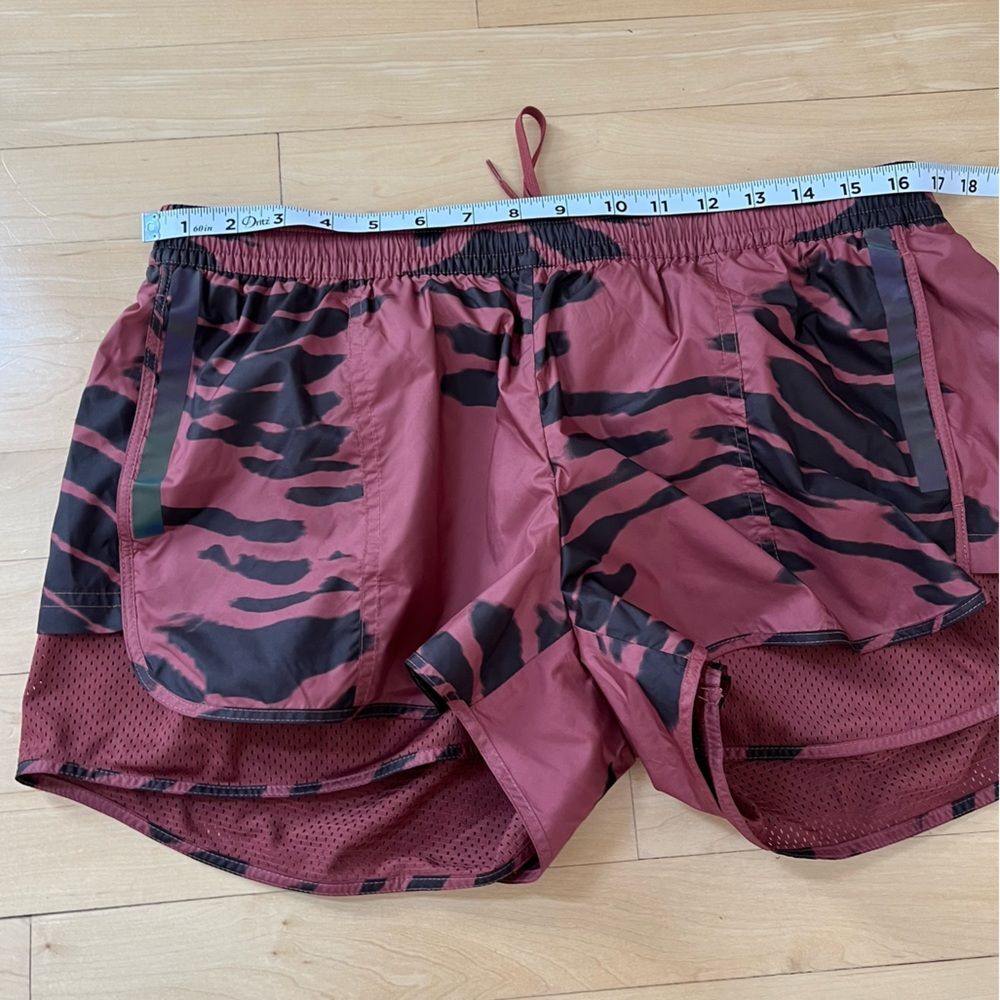 Adidas By Stella McCartney Run M20 Shorts in Red L - Picture 13 of 15